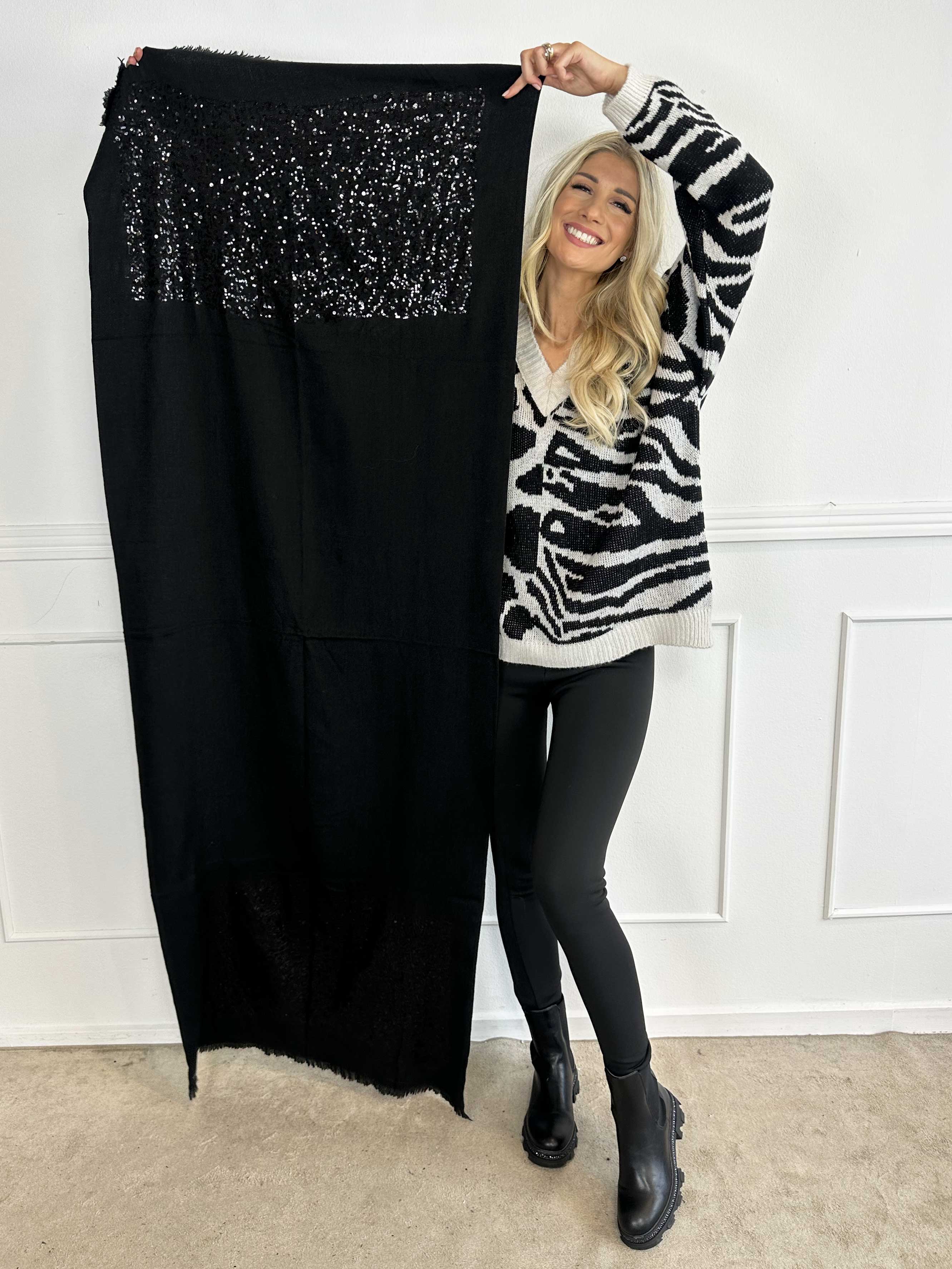 Maddy - Blødt tørklæde i viskose og uld med pailletter